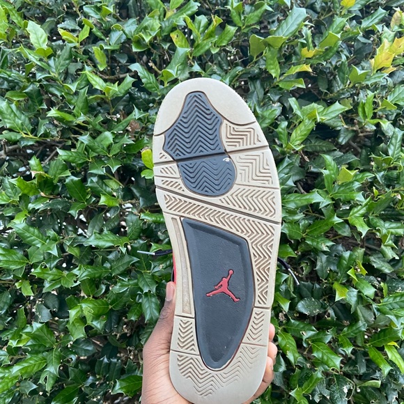 Air Jordan Retro 4 ‘Toro Bravo’ - Picture 8 of 9